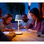 Philips hue portable wireless table lamp 智能枱燈13